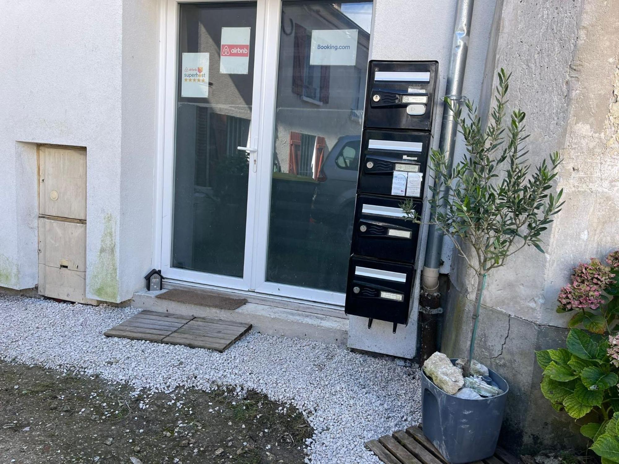 Appartement Villiers Sur Morin Proche De Disneyland Villiers-sur-Morin Exterior foto