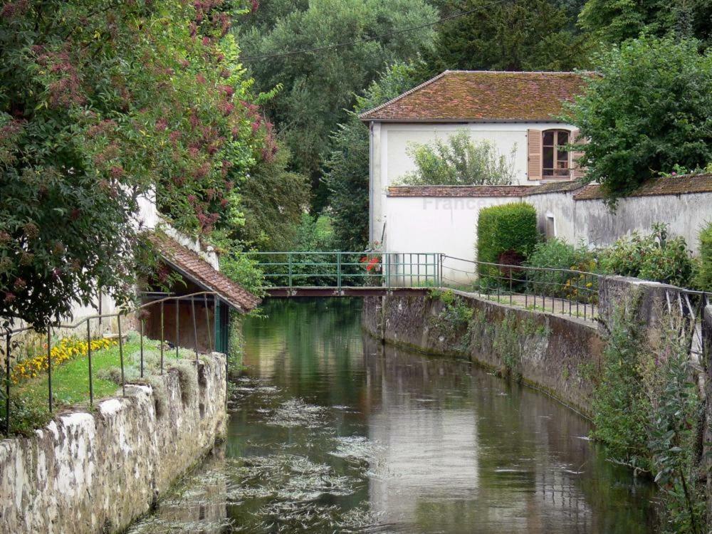Appartement Villiers Sur Morin Proche De Disneyland Villiers-sur-Morin Exterior foto